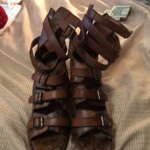 Vintage and Foundry leather sandal heels